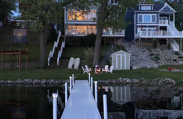 HUGE 5 Bedroom Lake House Retreat On Crooked Lake