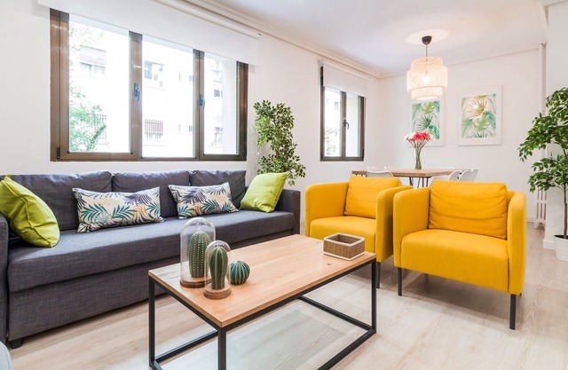 Huge apartment for 10 peope. Full equipped, with A/C and internet