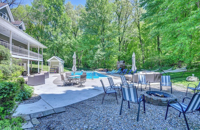 Huge Family Home w/Pool - 13 Mi to Lake Michigan!