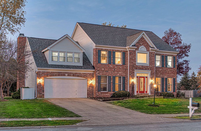 HUGE Home w/Movie Room, Pool Table & Arcade Games
