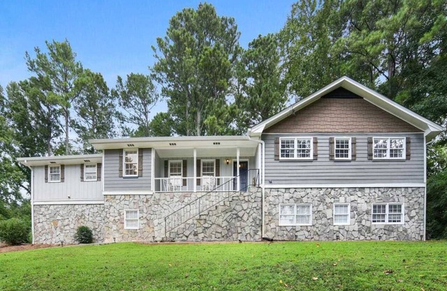 HUGE & Secluded Home ,9 full beds 30min from CITY