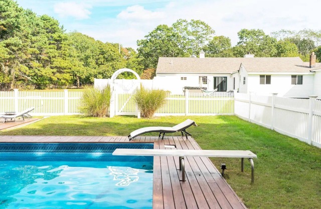 Humongous Hampton Home - 6BDRM/4 Baths