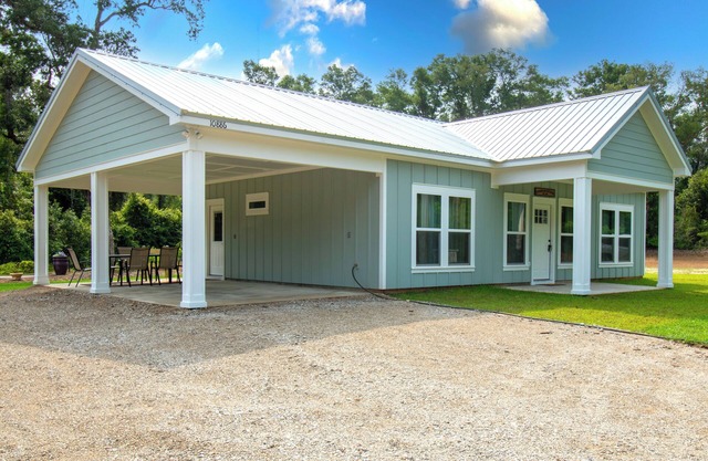 Hundred Mullet Hotel- New Home Near Foley