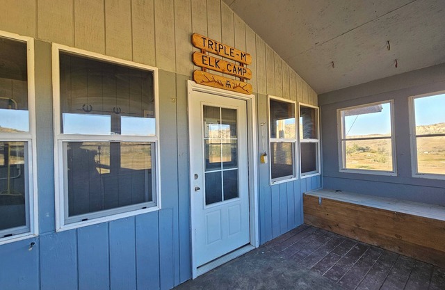 Hunting Cabin-Triple M Elk Camp