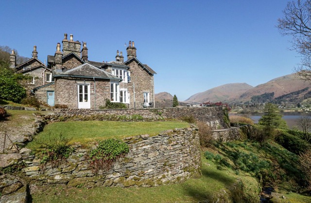 HUNTINGSTILE SOUTH, pet friendly, luxury holiday cottage in Grasmere