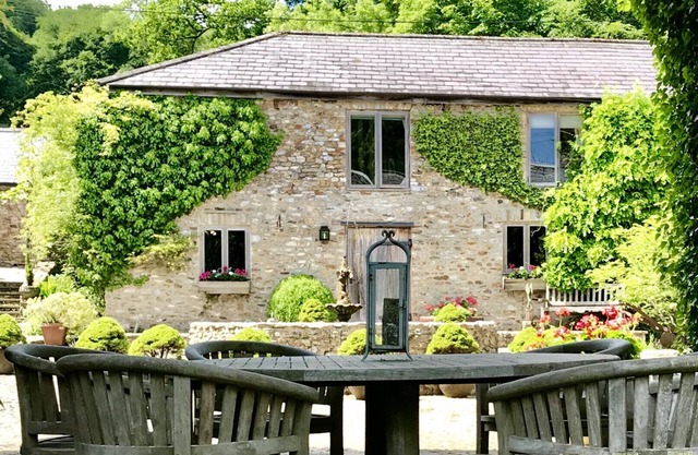 Hutchinghayes Barn - Two Bedroom House, Sleeps 4