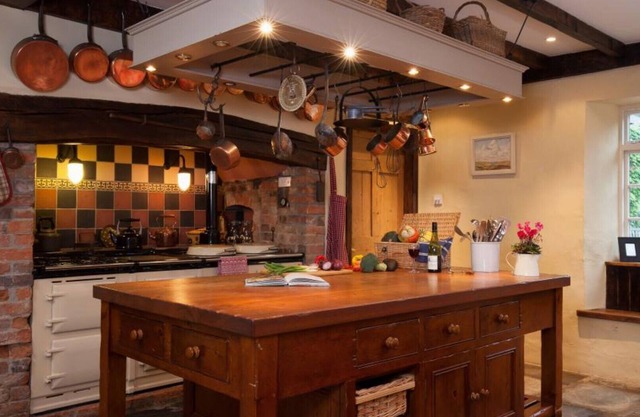 Hutchinghayes Farmhouse