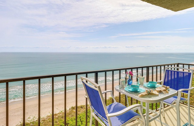 Hutchinson Island Condo w/Views & Pool Access