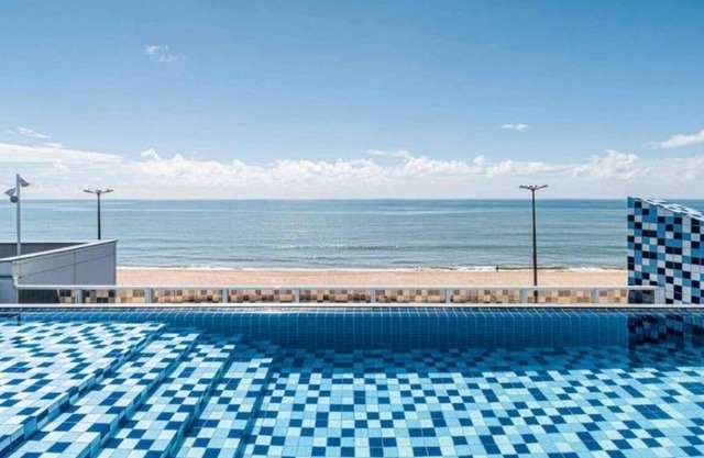 HY Beach Flats - Fernando Pessoa