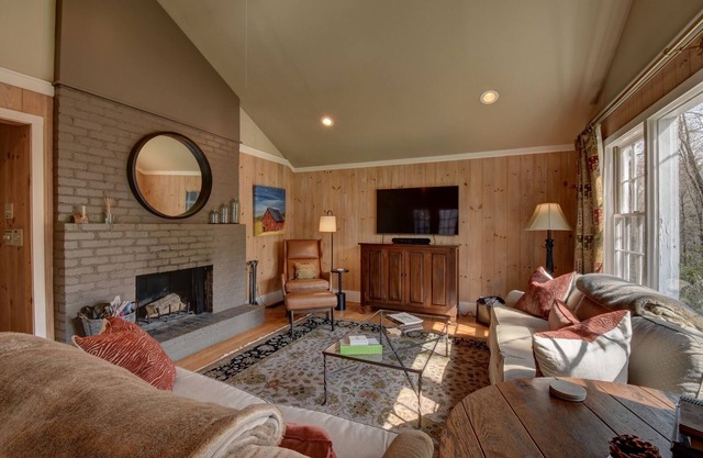 Hypnotic Screened Porch