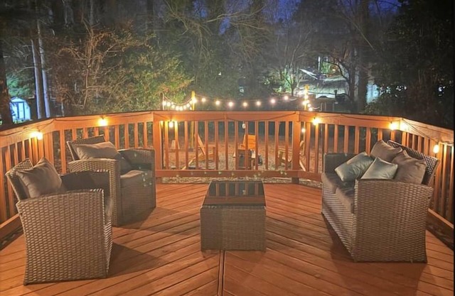 I Luv June Deal –25% Off 4BR Deck Oasis | Sleeps 9