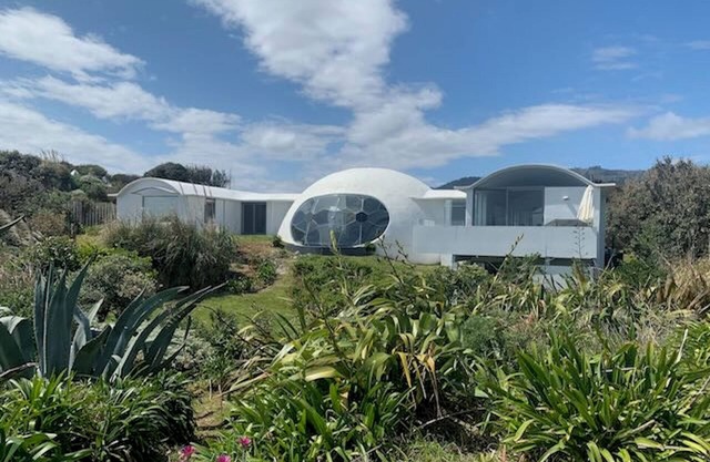 Iconic & Curvaceous Beach House