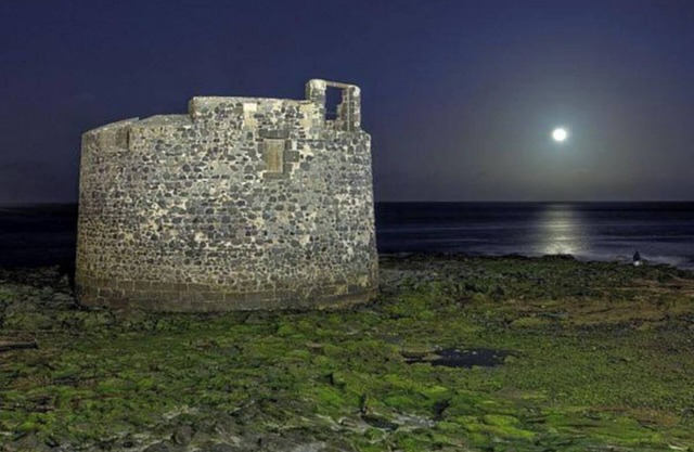 Ideal for family and groups. Exclusive and spacious house on the sea. Relax