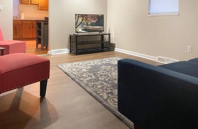Ideal 2BR/1BA Apartment: Near IUP & More!