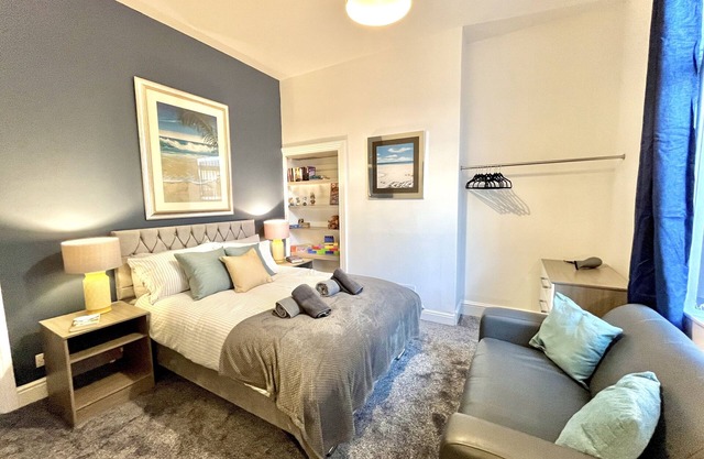 Ideal 4 Bed Stay-Away-Home in Preston