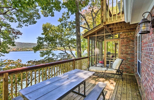 Ideal Chickamauga Lake Home and Dock and Fire Pit