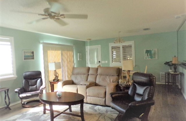 Ideal Location in Duval, Free IDs with monthly booking, and pet friendly.