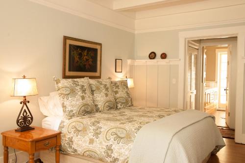 Ideal Location in West Beach! Spacious Chapala Gardens 1BR - Unit 1