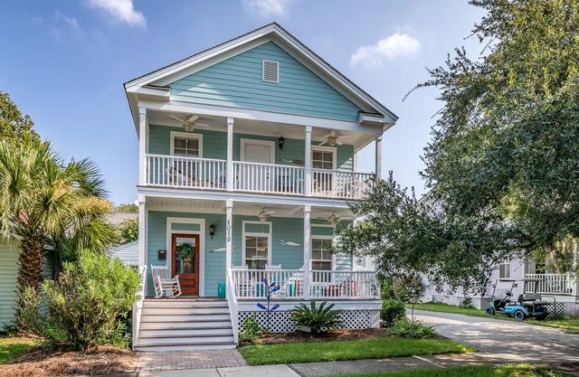 Ideal Location! Perfect for Graduations and Lowcountry Getaways!