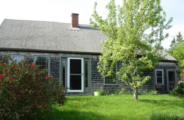 Ideal Maine artist's retreat, next to Frenchman Bay Conservancy and near Acadia