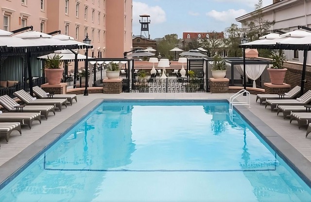 Ideal Mix of Comfort and Value! Pet-friendly Property, Outdoor Swimming Pool!