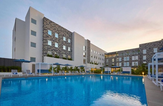 Ideal Stopover Suite w/Kitchenette & Breakfast l Near Central Cancún Sights