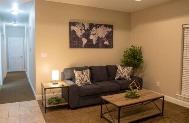 Ideal Vacation Home for Families 3 Beds 2 Baths