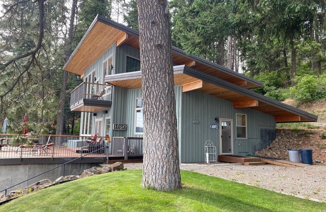 Ideal Waterfront Vacation Home