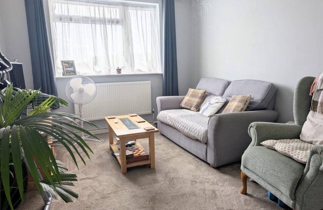 Ideal Woolwich base for business or leisure