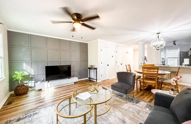 Ideally Situated 2BR 2ensuite Townhome in Raleigh