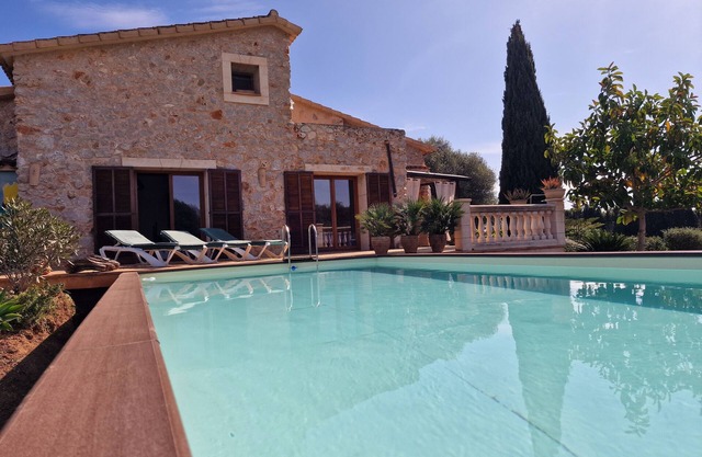 Idyllic finca near the sea, up to 4 persons, pool, W-Lan, seasonal rental