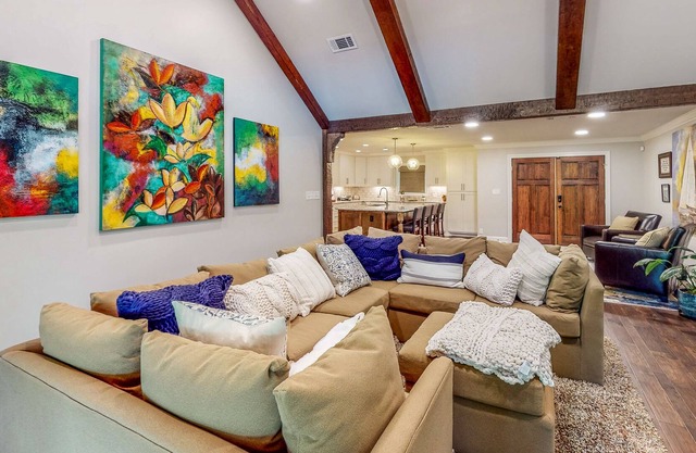 Idyllic Lakefront Home - Sprawling Deck & Dock