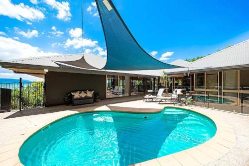 Idyllic Whitsunday Holiday Home with amazing views