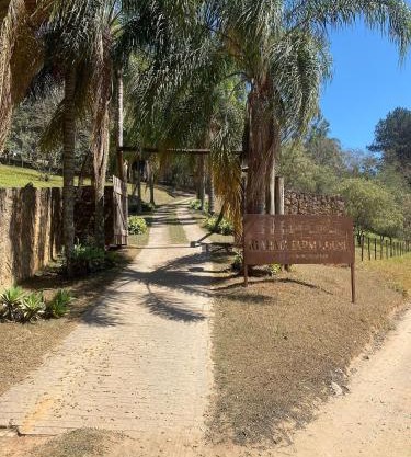 Igaratá: refúgio em meio a natureza com piscina