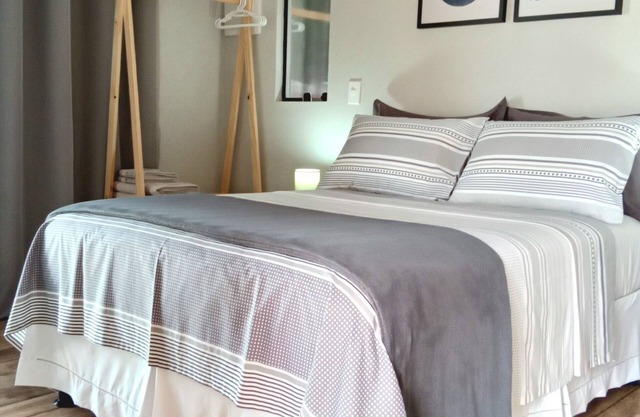 Ilhinha II suite in a private condominium, located in the heart of Ilhabela!