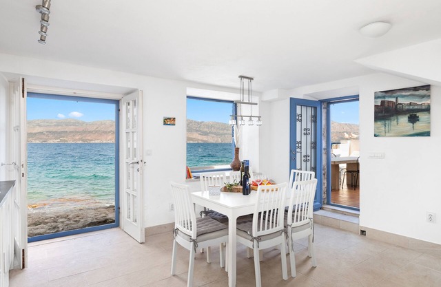 Illyria - a beautiful fisherman's cottage just 3 meters from sea