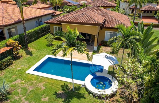 Immaculate 3 bedroom, 3 bathroom private villa with private pool