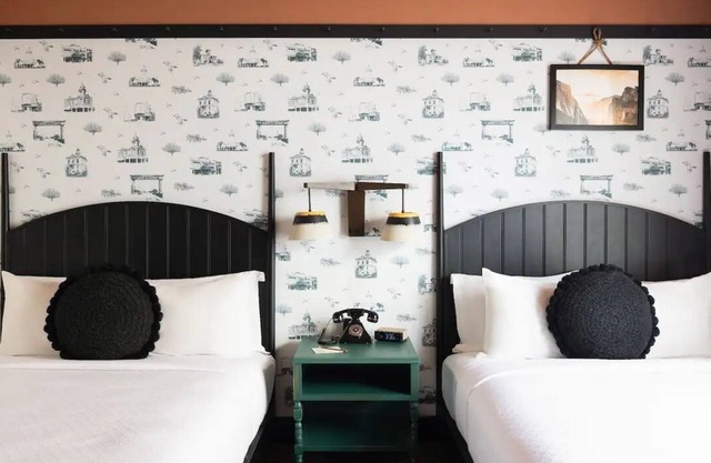 Immerse in History - Comfortable Main Street | 3 Units | Near Lake Yosemite