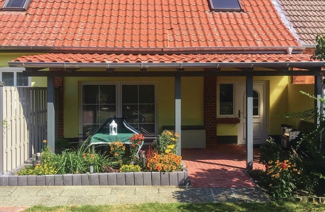 In a quiet location and in the middle of Mecklenburg Switzerland, lies this renovated and functional