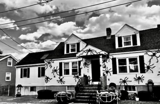 In home mini wing private space. 💜Stay at Hal's Salem, MA