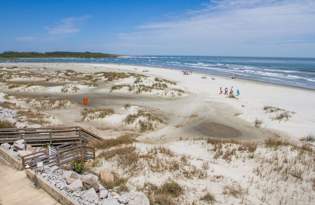 Incredible Beachfront property with amazing views !