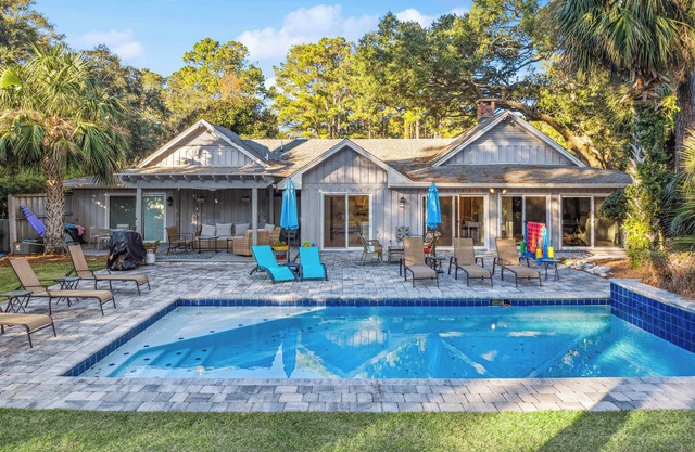 Incredible HHI Home for 12 w/Pool, Near Beach!