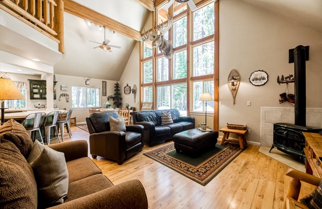 Incredible house with loft with furnished patio, fireplace, and grill