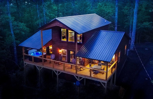 Incredible Mount LeConte Views-King Suites-Secluded Mountain Top Lodge!