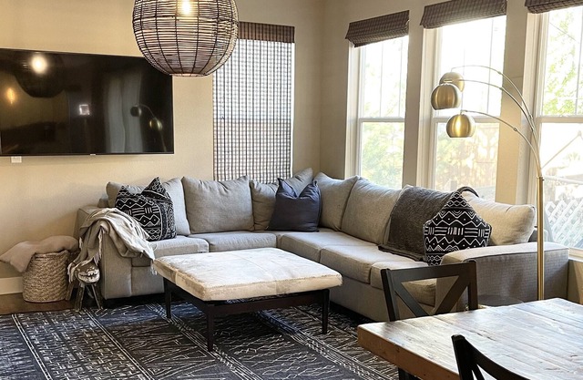 Incredible Parker/Lone Tree House! Sleeps 11!