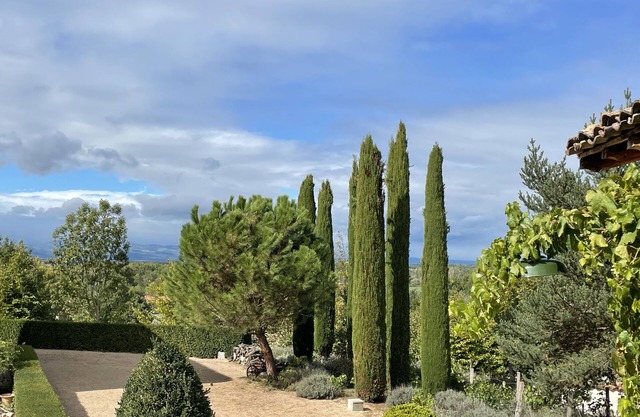INDEPENDENCE TRANQUILLITY ideal for business trips romantic getaways