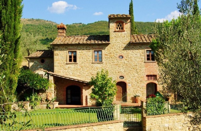 Independent holiday country house in Tuscany