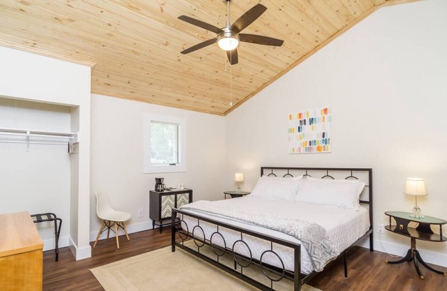 Indian Hills Retro Motel Suite G