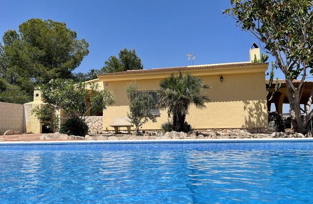 Individual villa with private pool!
