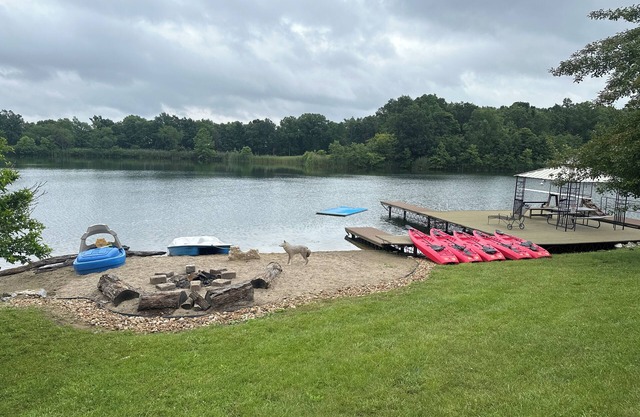 Indoor Heated Pool pontoon boat fish 3 full baths sleeps 17 in beds 2025 SALE!